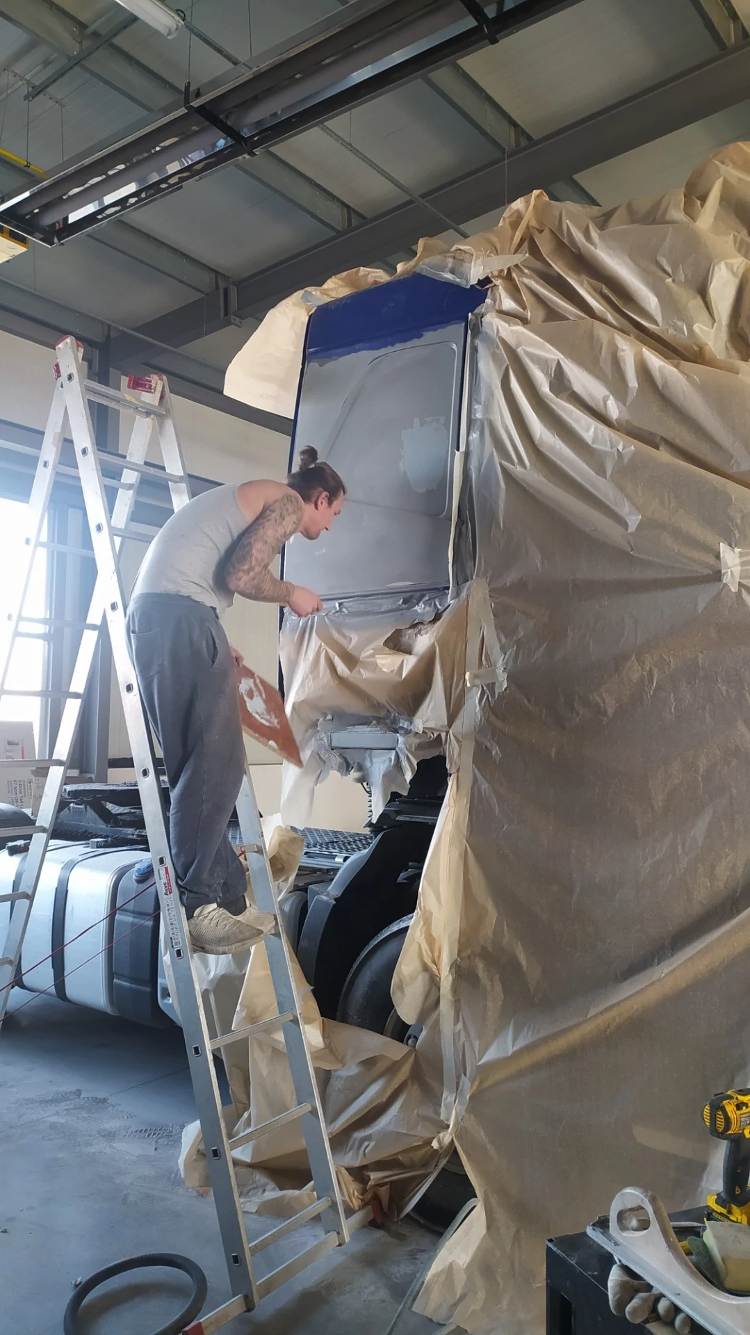 Oprava a lakování kamionu